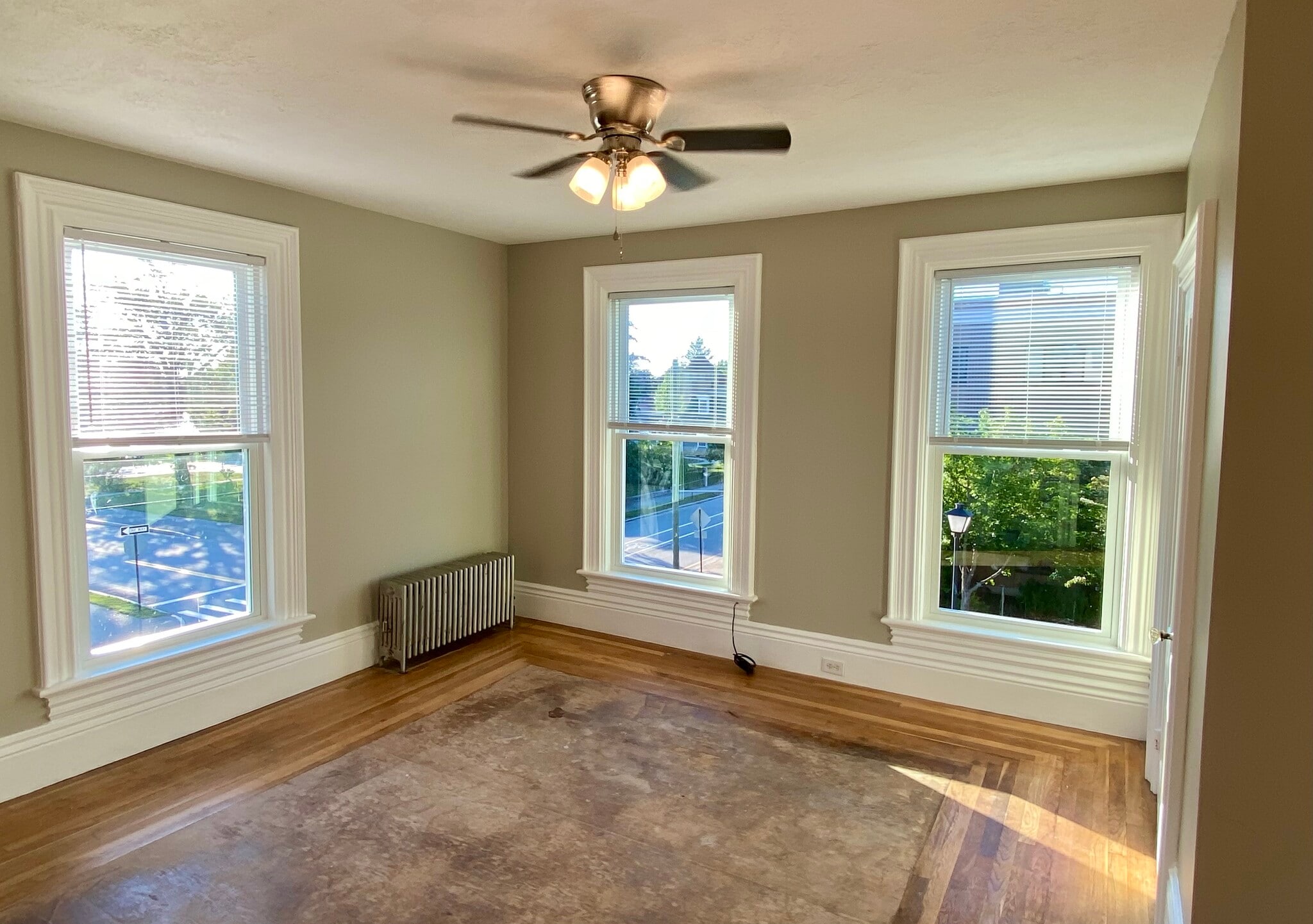 3rd Bedroom with load of natural light - 193 Pearl St