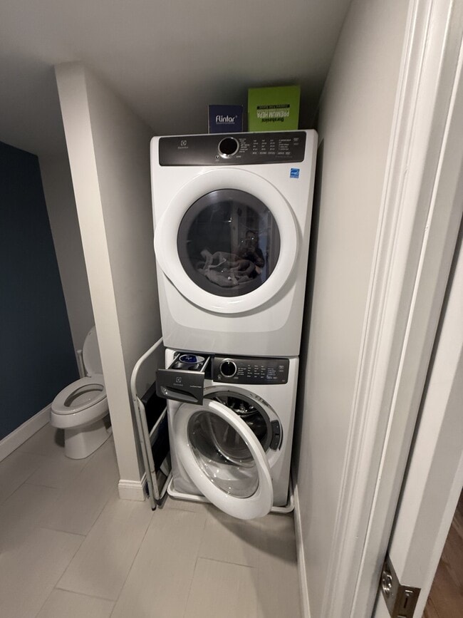 Building Photo - 249 Lexington St