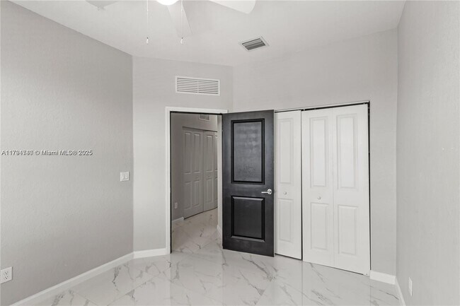 Building Photo - 221 SW 159th Way