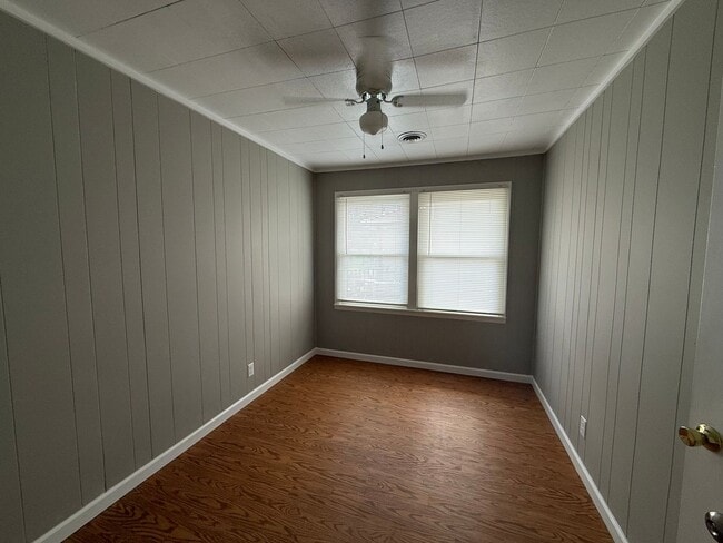 Building Photo - 3 Bedroom 2 Bath Home Kingsport, TN