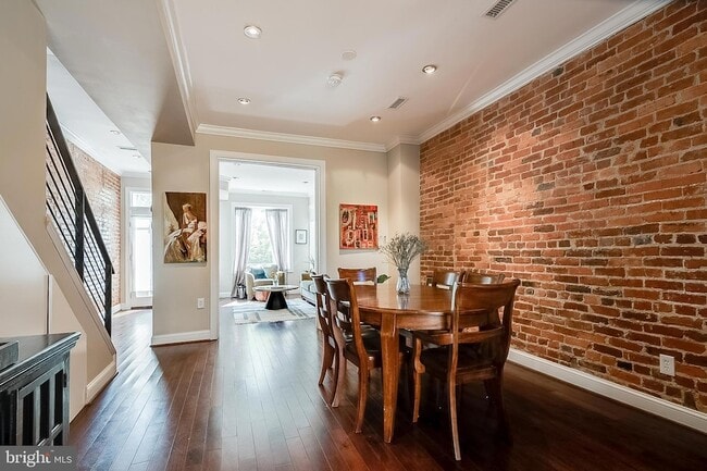 Building Photo - 2030 Flagler Pl NW