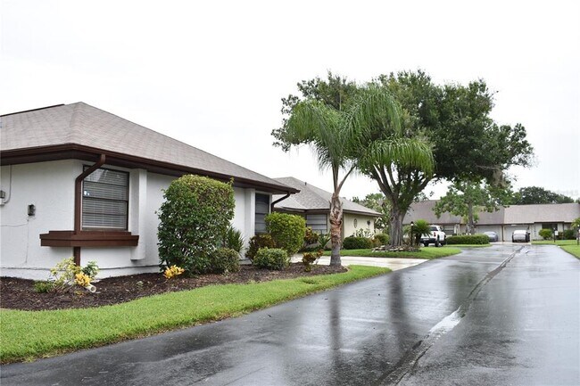 Building Photo - 1702 Aura Ct