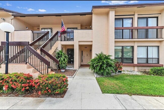 Primary Photo - 2241 SW 15th St