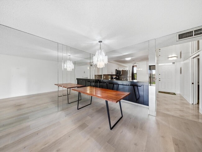 Building Photo - 6539 Coral Lake Dr