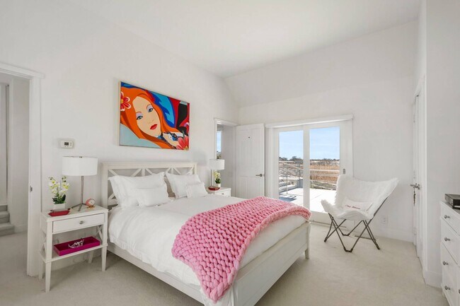 Building Photo - 64 West End Rd