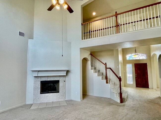 Building Photo - Gorgeous 4-bedroom home!