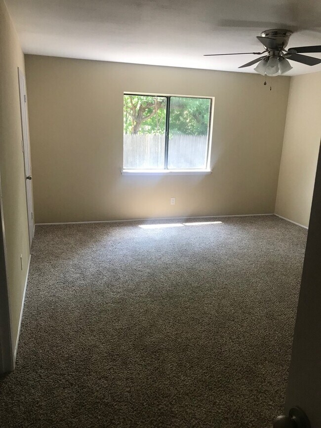 Building Photo - 2505 Cherry Blossom Ln