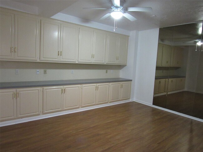 Building Photo - 14351 Torrey Chase Blvd