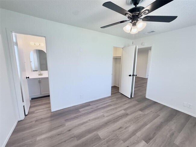 Building Photo - 2305 Whitlow Cove
