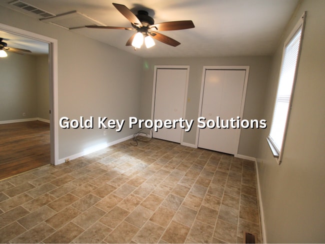 Building Photo - 810-812 Alhambra Dr