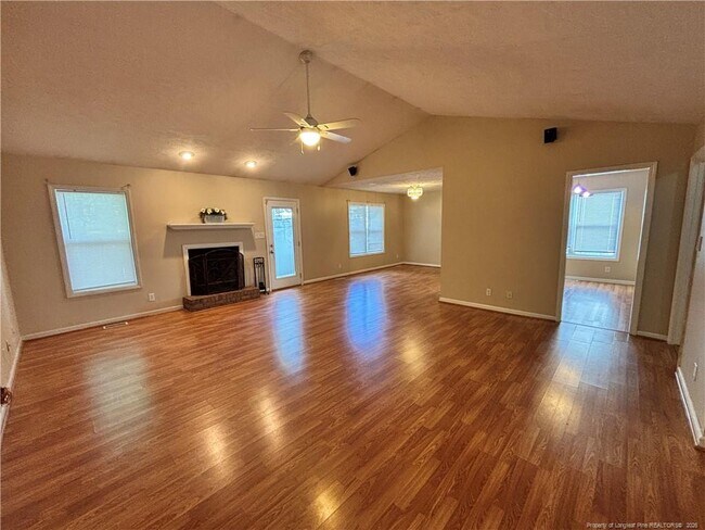 Building Photo - 3024 Coachway Dr