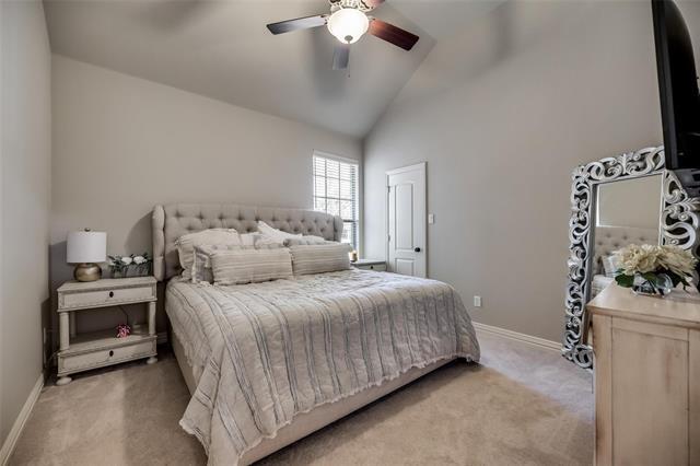 Building Photo - 945 Pheasant Dr
