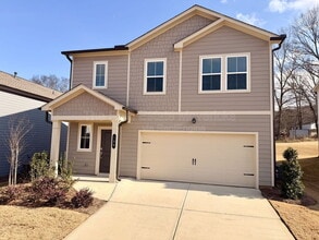 Building Photo - 100 Saddlebred Wy