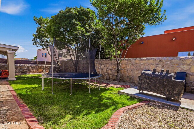Building Photo - 3828 Tierra Aurora Dr