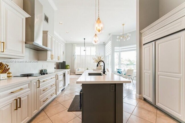 Building Photo - 2708 Meadowood Dr