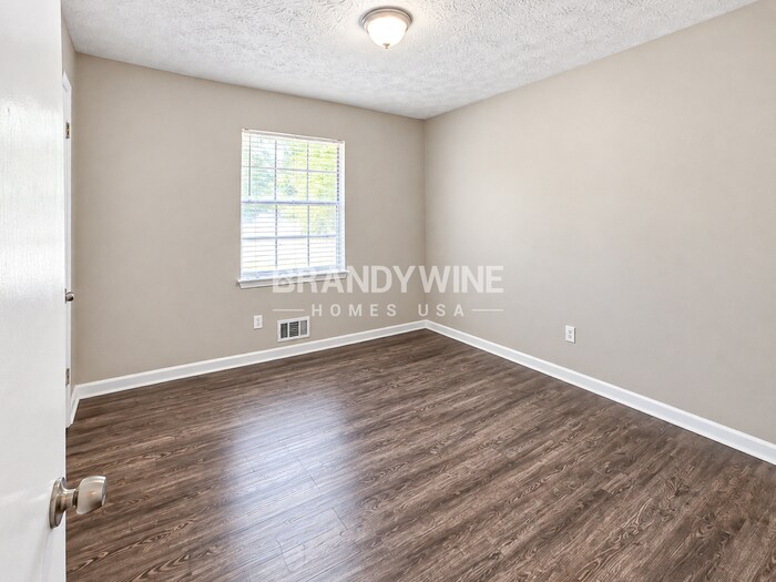 Building Photo - 8932 Raven Dr