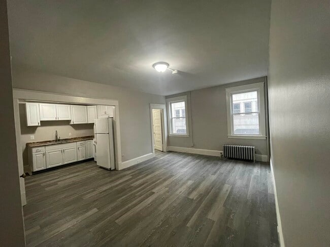 Building Photo - 1101 Elm St