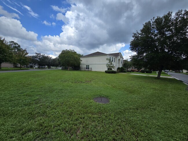 Building Photo - 405 Brooklet Cir