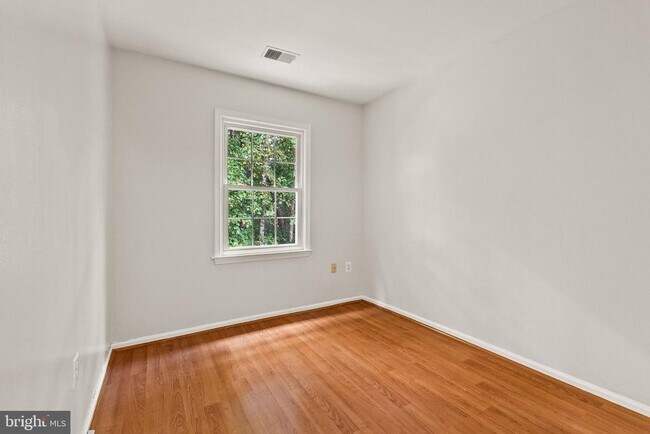 Building Photo - 7918 Pebble Brook Ct