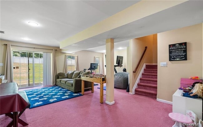 Building Photo - 5 Case Ct