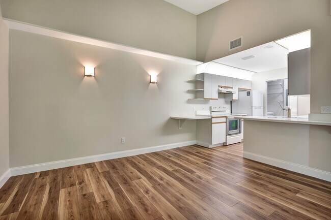 Building Photo - 8356 SE Croft Cir