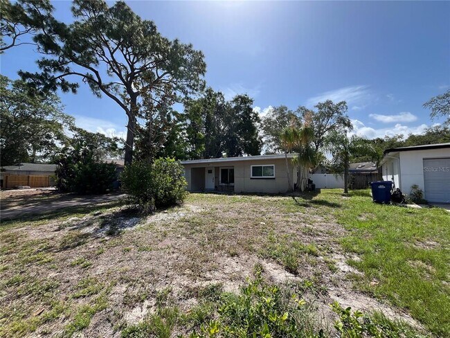 Building Photo - 422 Crosswinds Dr