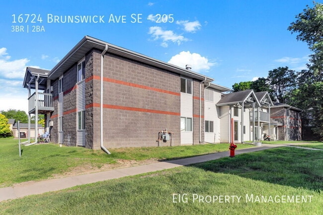 Building Photo - 16724 Brunswick Ave SE