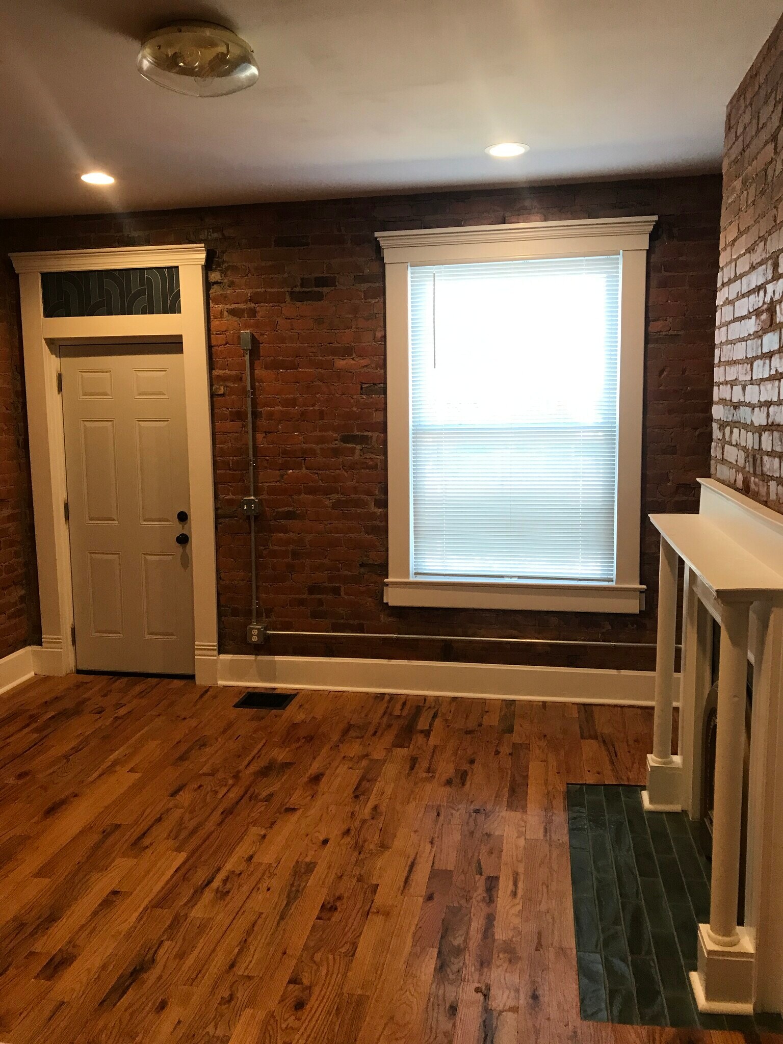 Building Photo - 208 Dakota Ave