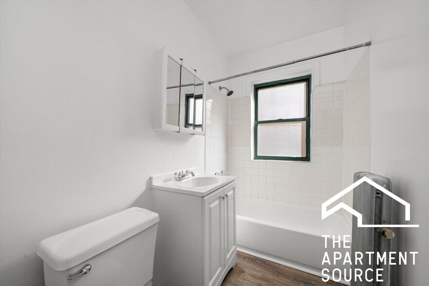 Building Photo - 2338 N Spaulding Ave