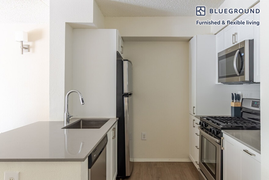 Building Photo - 444 Washington Blvd