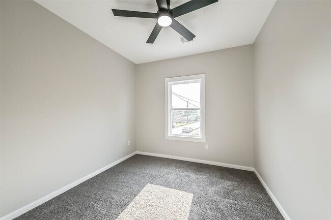 Building Photo - 4721 Mallow St