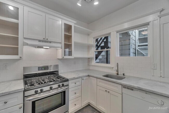 Building Photo - 840 14th St