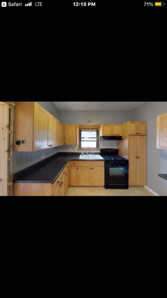Building Photo - 5709 W Dakin St
