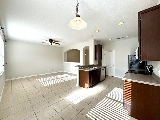 Building Photo - 13221 Silver Strand Falls Dr