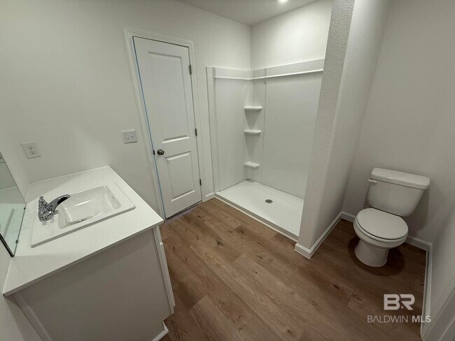 Building Photo - 16223 Eden St