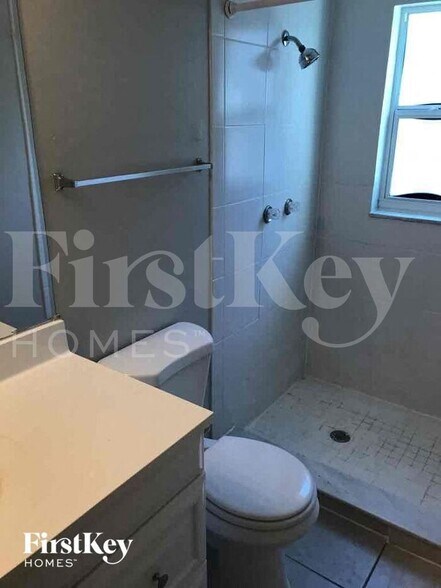 Building Photo - 8733 Roble Way