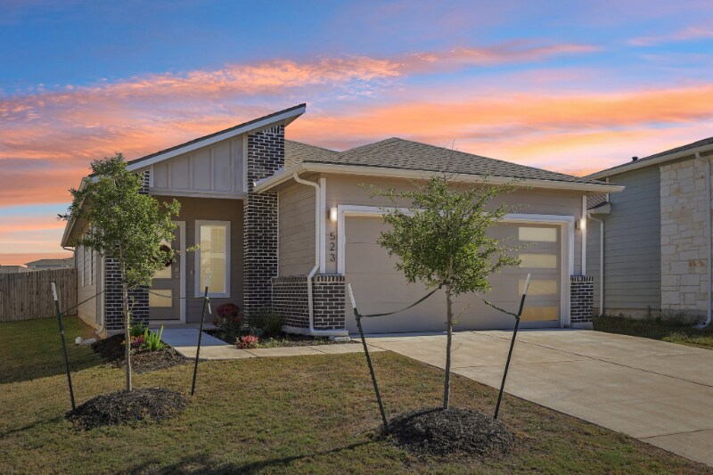 Primary Photo - 523 Millbrook Blvd