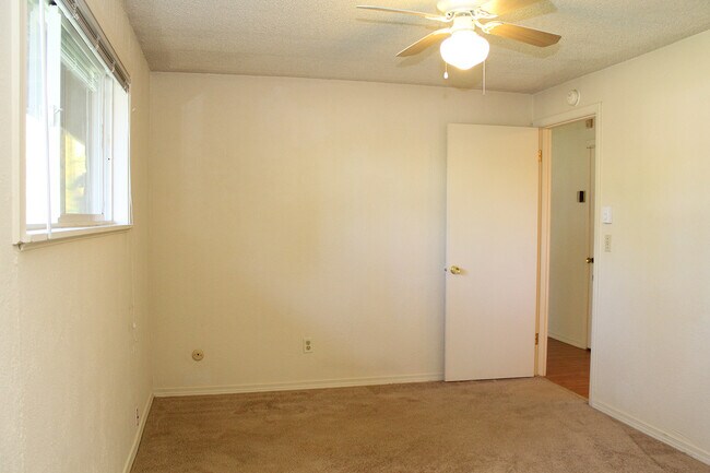 Building Photo - 4110-4116 N Willis Blvd