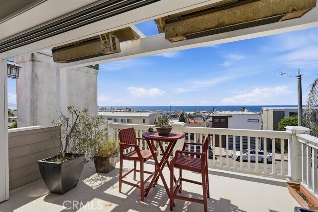 Building Photo - 1738 Manhattan Ave