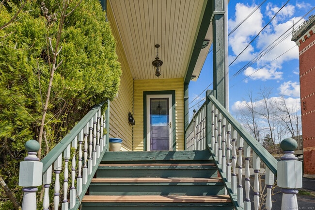 Building Photo - 34 Spring St