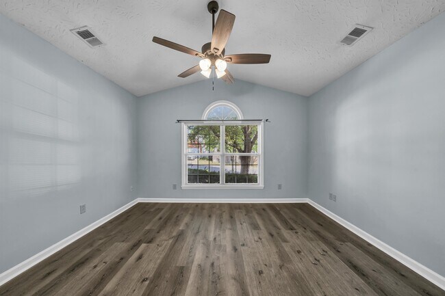 Building Photo - 1201 Red Stone Dr