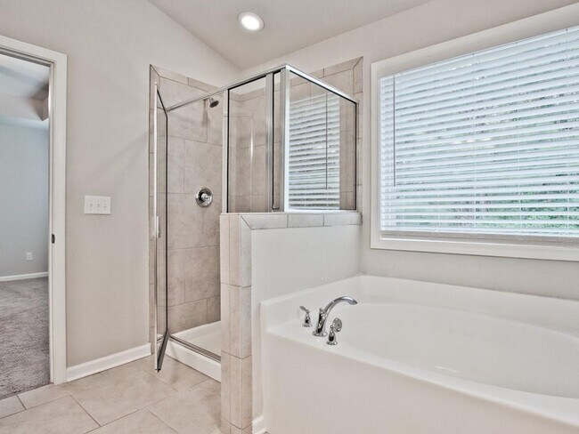 Building Photo - 3166 Cross Creek Dr