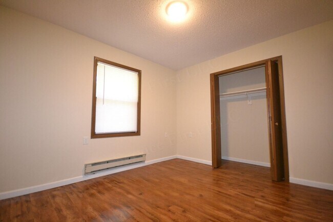 Building Photo - Calhoun Village Apartments