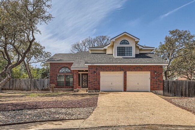 Primary Photo - Beautiful 4-bedroom, 3-bath home in the de...
