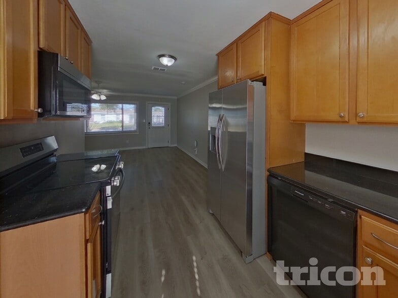 Building Photo - 3210 W Tyson Ave