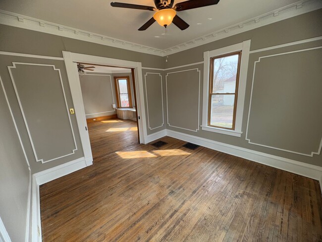 Building Photo - 4 bedroom home in the East Village of Dave...