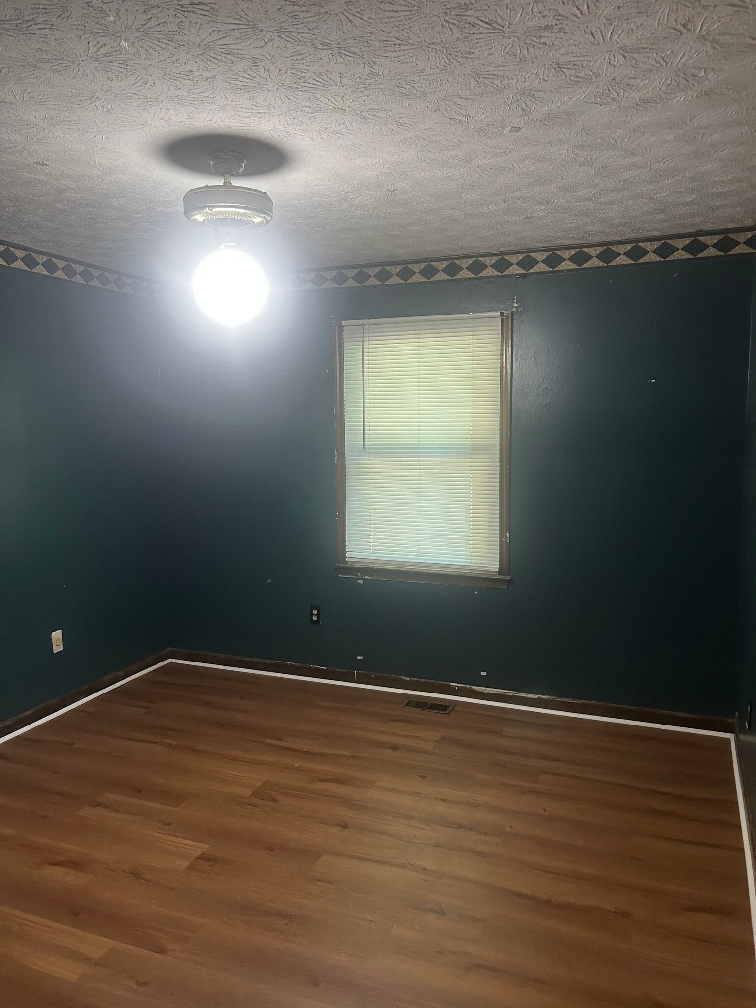 Building Photo - 198 Fairfield Cir