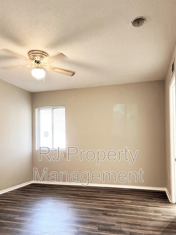 Building Photo - 4575 Buffer Dr