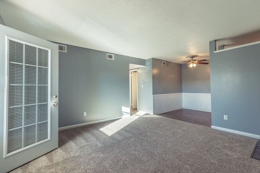 Indian Hills Apartment Homes 2740 W 13th St Wichita KS 67203