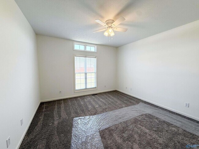 Building Photo - 17916 Remington Dr